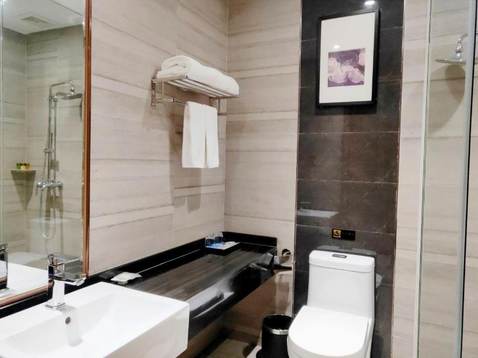 Lnsail Hotel Shenzhen Luohu Port Railway Station Kültér fotó