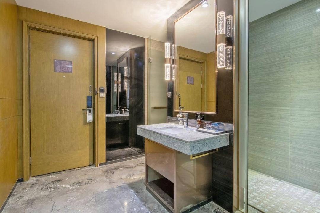 Lnsail Hotel Shenzhen Luohu Port Railway Station Kültér fotó